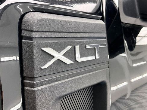 Used 2025 Ford Maverick XLT w/ Equipment Group 302A image 8