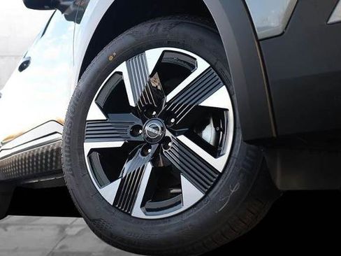 New 2026 Nissan Kicks SV w/ SV Premium Package image 3