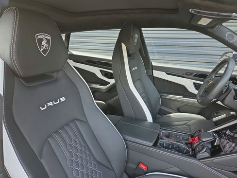 Used 2024 Lamborghini Urus S AWD/4WD image 19