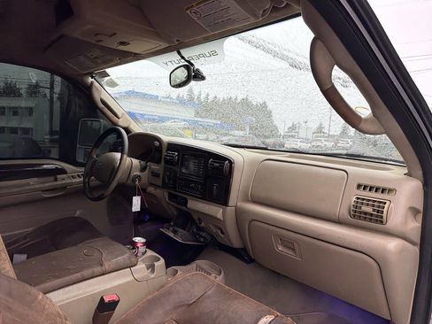 Used 2005 Ford F250 Lariat image 10