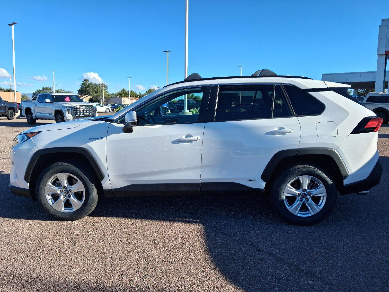 Used 2021 Toyota RAV4 XLE w/ Convenience Package AWD/4WD image 3