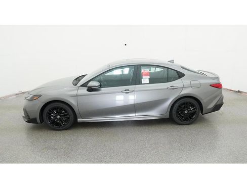 New 2026 Toyota Camry SE image 3