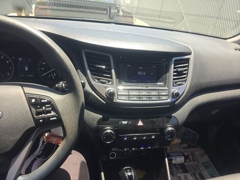 Used 2018 Hyundai Tucson SE FWD image 7