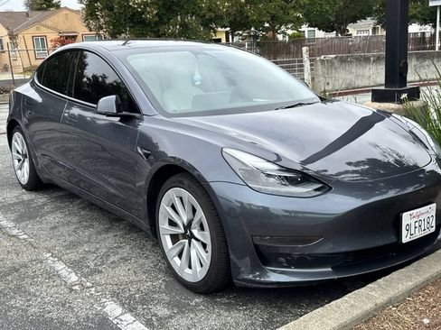 Used 2023 Tesla Model 3 Standard Range RWD image 2