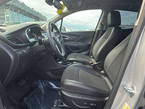 Used 2022 Buick Encore Preferred w/ Safety Package image 27