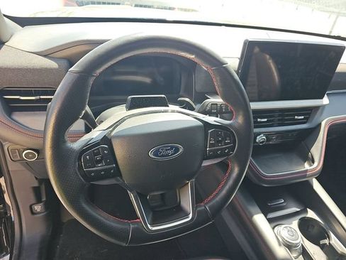 Used 2025 Ford Explorer ST-Line w/ ST-Line Street Pack AWD/4WD image 12