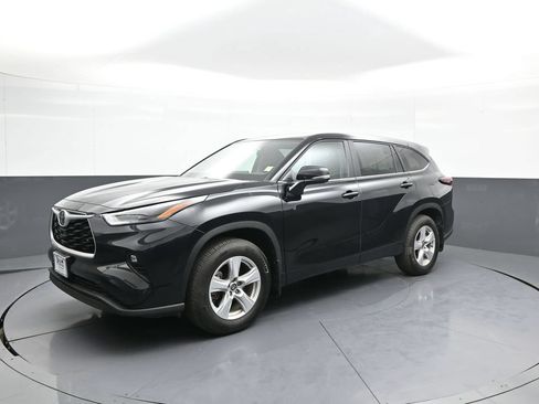 Certified 2025 Toyota Highlander LE AWD/4WD image 10