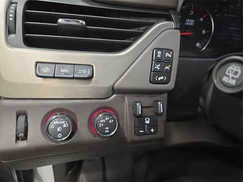 Used 2016 GMC Yukon Denali w/ Open Road Package image 29