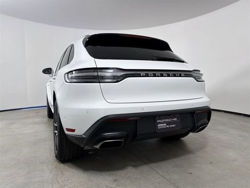 Certified 2025 Porsche Macan image 20