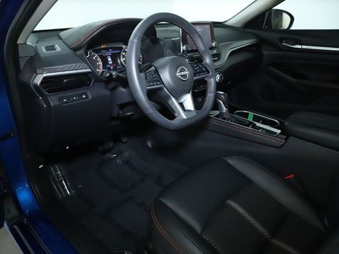 Certified 2025 Nissan Altima 2.5 SR AWD/4WD image 17