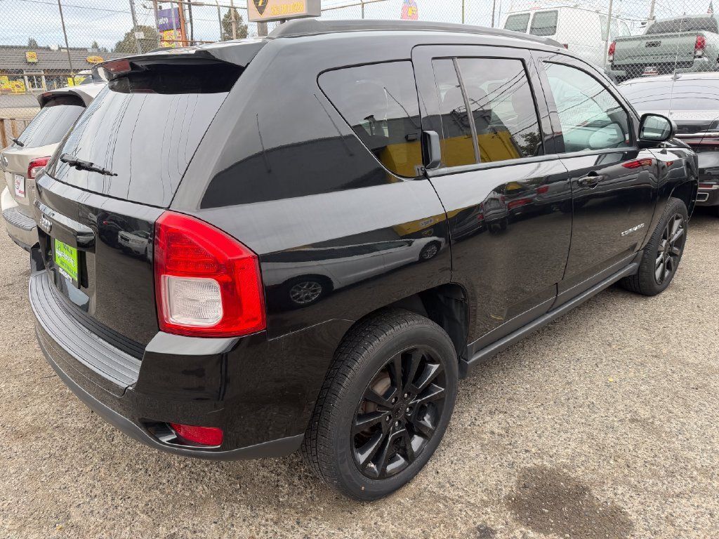 Used 2012 Jeep Compass Latitude w/ Altitude Pkg AWD/4WD image 2