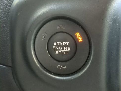 Used 2021 Jeep Wrangler Unlimited Sahara AWD/4WD image 35