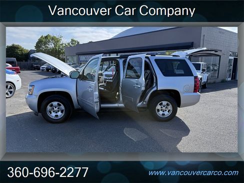 Used 2013 Chevrolet Tahoe LT w/ Luxury Package AWD/4WD image 12