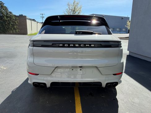 Certified 2026 Porsche Cayenne S AWD/4WD image 14