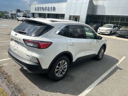 Certified 2022 Ford Escape SE w/ Cold Weather Package AWD/4WD image 4
