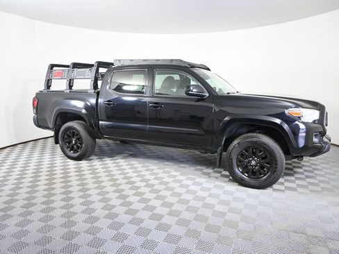 Used 2020 Toyota Tacoma SR5 AWD/4WD image 9