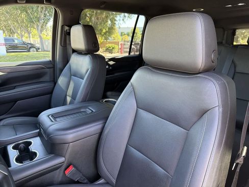 Used 2023 Chevrolet Suburban LT image 25