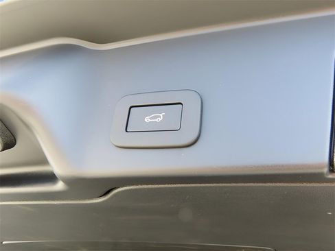 New 2026 Land Rover Range Rover Evoque Dynamic SE image 17