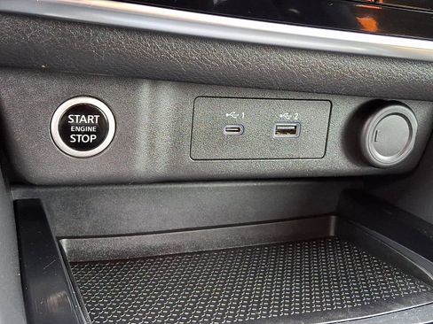 Used 2023 Nissan Rogue S AWD/4WD image 22