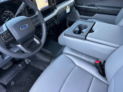 New 2026 Ford F250 XL w/ XL Chrome Package AWD/4WD image 9
