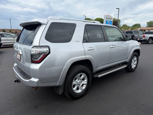 Used 2014 Toyota 4Runner SR5 AWD/4WD image 5
