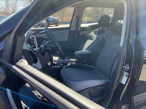 Certified 2023 Volkswagen Taos S AWD/4WD image 10
