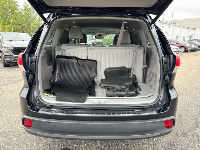 Used 2017 Toyota Highlander XLE AWD/4WD image 25