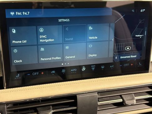 Used 2025 Lincoln Corsair AWD image 34