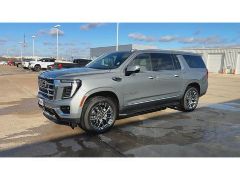 New 2026 GMC Yukon XL Elevation w/ LPO, Floor Liner Package image 4
