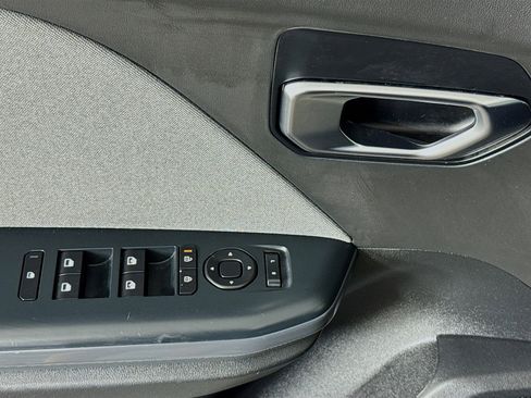 Used 2025 Kia K4 EX image 23