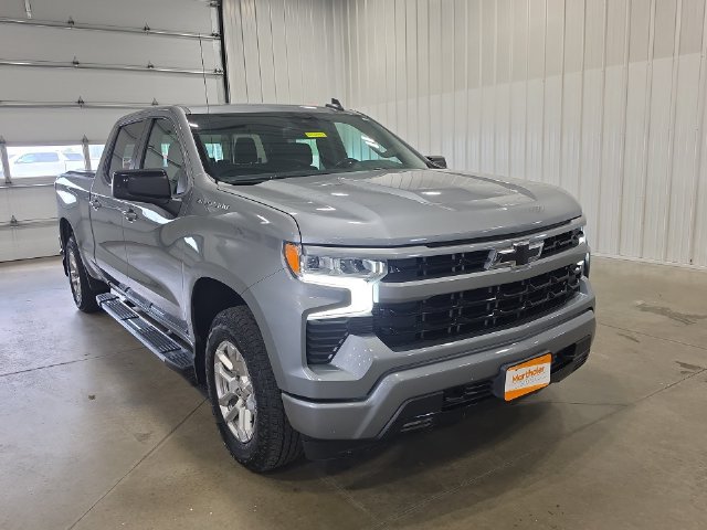 Used 2023 Chevrolet Silverado 1500 RST AWD/4WD image 2