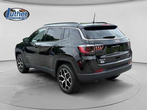 Used 2025 Jeep Compass Limited AWD/4WD image 3