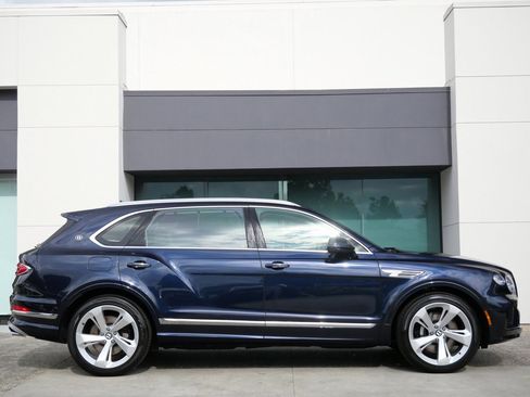 New 2025 Bentley Bentayga Extended Wheelbase image 5