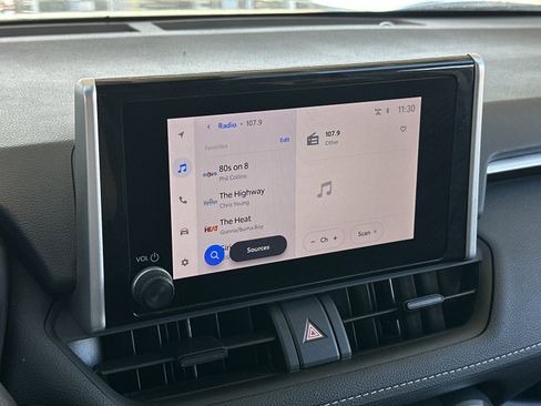 Used 2024 Toyota RAV4 XLE image 16