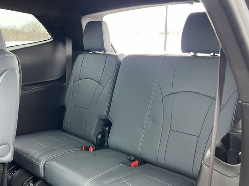 Used 2024 Buick Enclave Essence w/ Experience Buick Package image 40