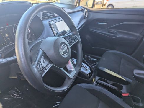 Certified 2023 Nissan Versa SV w/ Trunk Package image 16