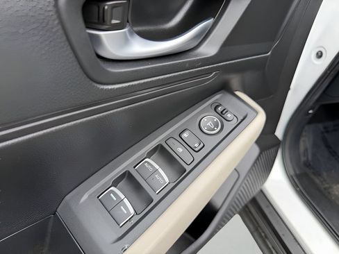 Used 2025 Honda Accord LX image 17