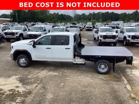 New 2025 GMC Sierra 3500 Pro w/ Convenience Package image 8