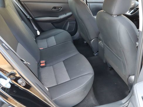 Used 2025 Nissan Sentra SV FWD image 17