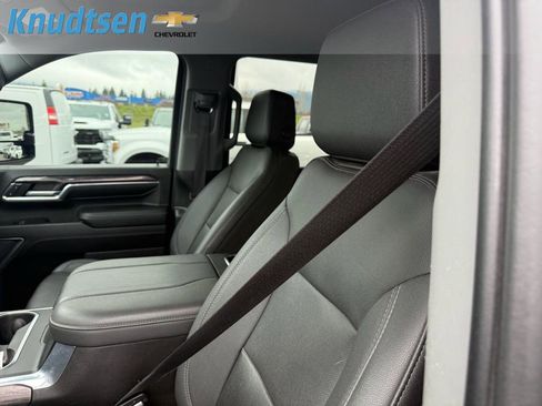 Used 2024 Chevrolet Silverado 3500 LTZ w/ LTZ Premium Package image 20