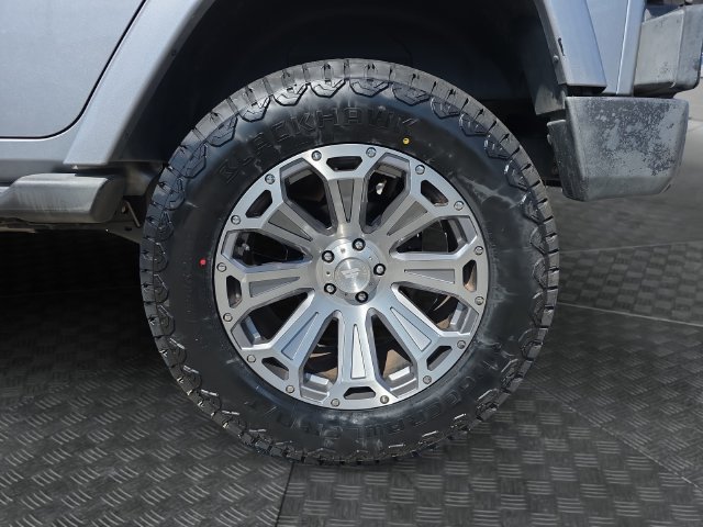 Used 2017 Jeep Wrangler Unlimited Sahara AWD/4WD image 31