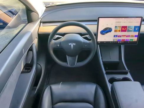 Used 2020 Tesla Model Y Long Range image 19