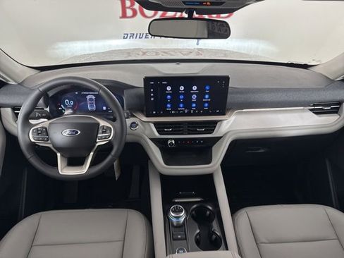 New 2025 Ford Explorer Active w/ Active Comfort Package image 10