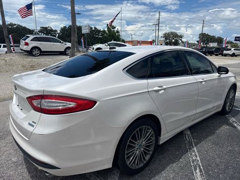 Used 2014 Ford Fusion SE w/ Equipment Group 202A FWD image 5