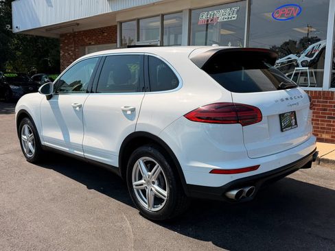 Used 2016 Porsche Cayenne S w/ Premium Package AWD/4WD image 2