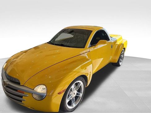 Used 2004 Chevrolet SSR w/ Preferred Equipment Group image 33