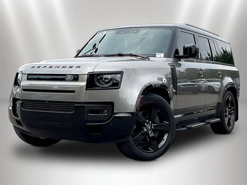 Used 2025 Land Rover Defender 130 X-Dynamic SE AWD/4WD image 3