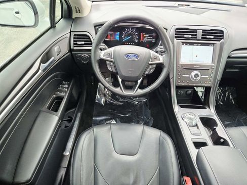 Used 2019 Ford Fusion Titanium AWD/4WD image 11