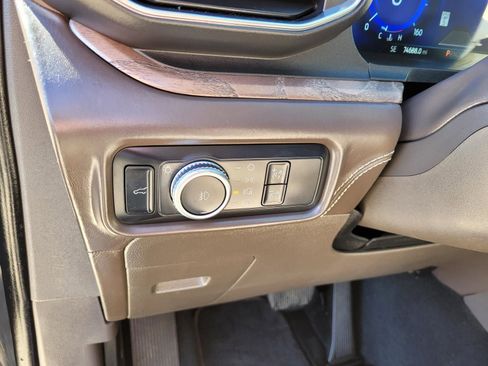 Used 2021 Ford Explorer Platinum w/ Equipment Group 601A AWD/4WD image 27