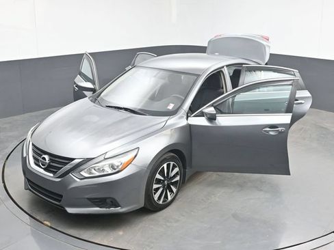 Used 2018 Nissan Altima 2.5 SV FWD image 48